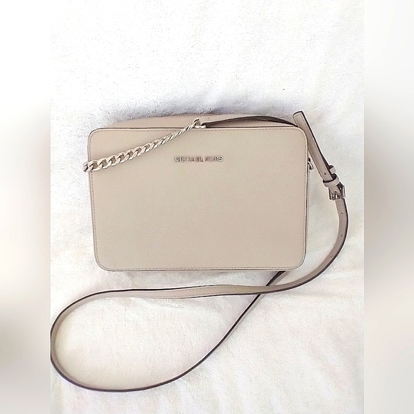 Michael Kors leather Jet Set East West Crossbody Bag NWOT - Picture 6 of 13